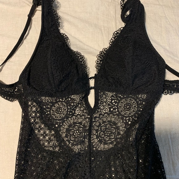 Gilly Hicks lace bodysuit - Picture 3 of 5